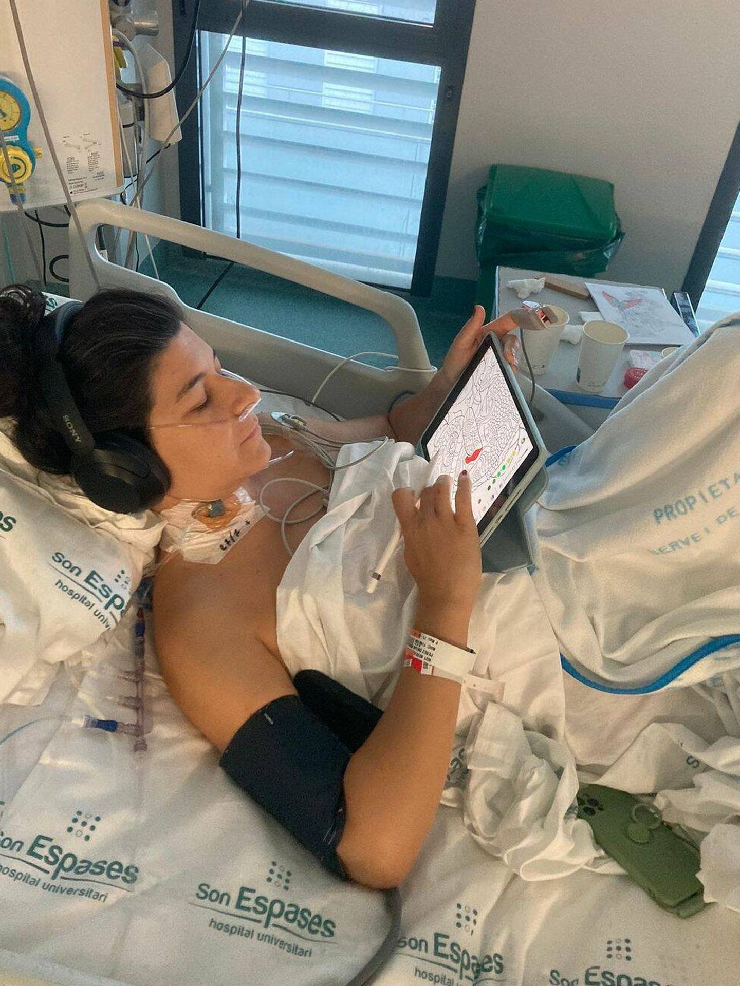 Nerea Pérez de las Heras durante su estancia en el hospital. (Instagram/@nereaperezdelasheras)