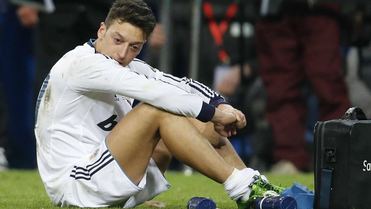 Aventuras y desventuras de un mediapunta único llamado Özil en el reino del Real Madrid