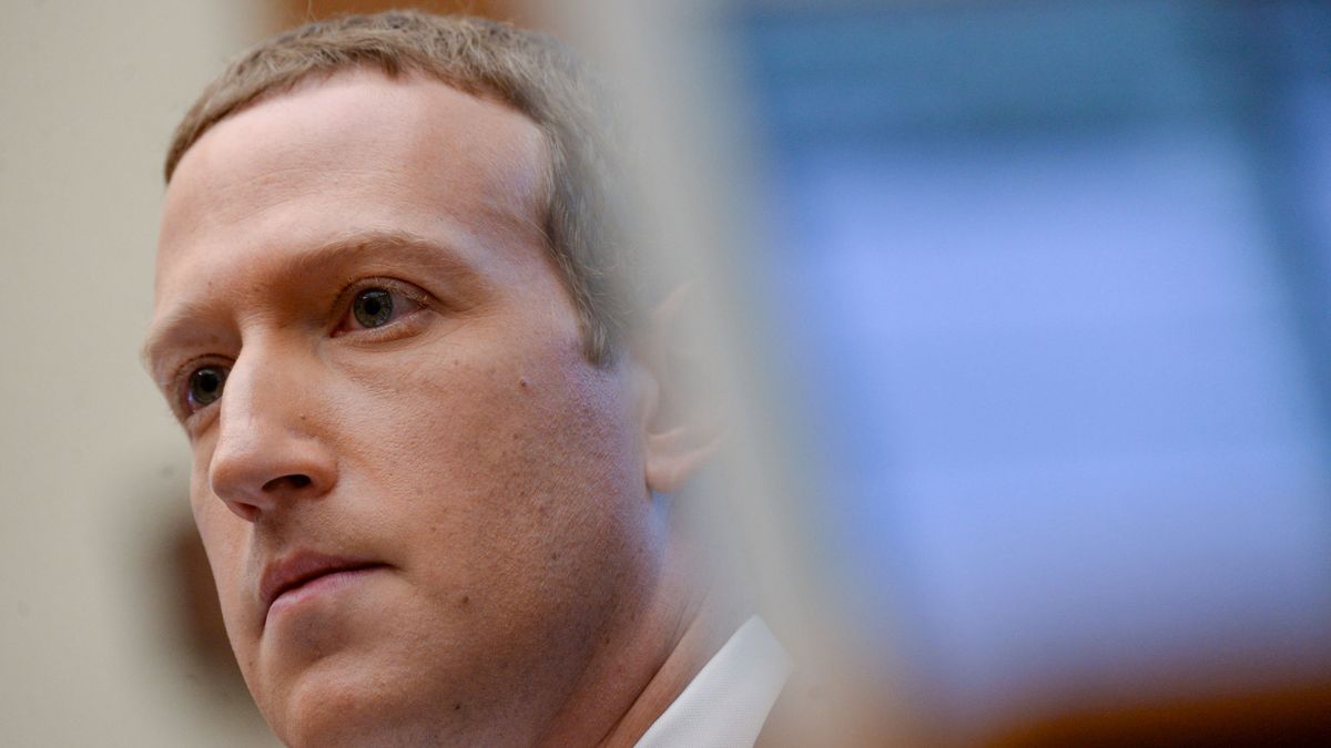 Facebook despedirá el 1 de enero al 18% de su plantilla en España: "Nos han engañado"