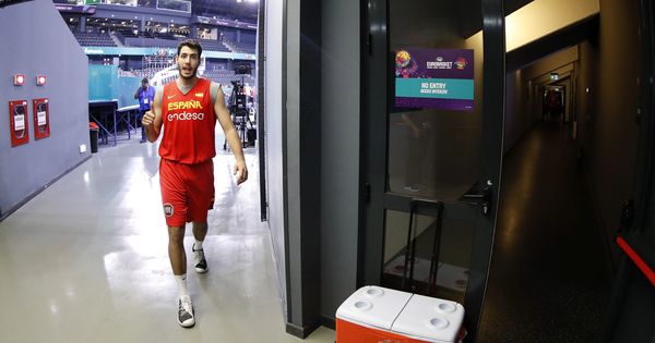 Foto: Álex Abrines no viajará con la selección a Estambul para la fase final del EuroBasket. (EFE)