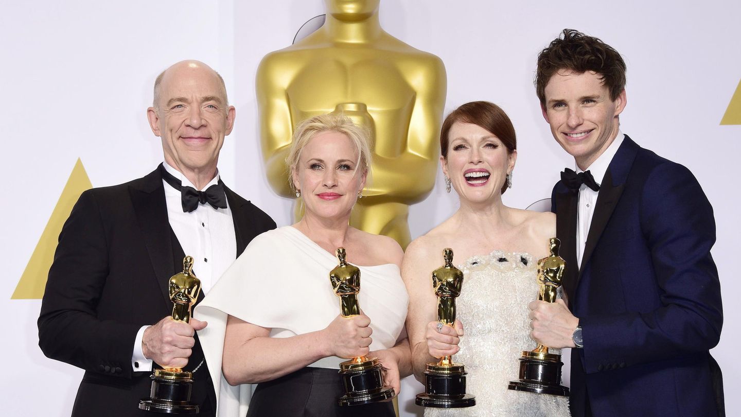 J.K Simmons, Patricia Arquette, Julianne Moore y Eddie Redmayne posan con sus Oscar (EFE)
