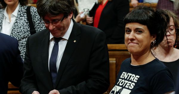 Foto: Anna Gabriel y Carles Puigdemont. (REUTERS) 