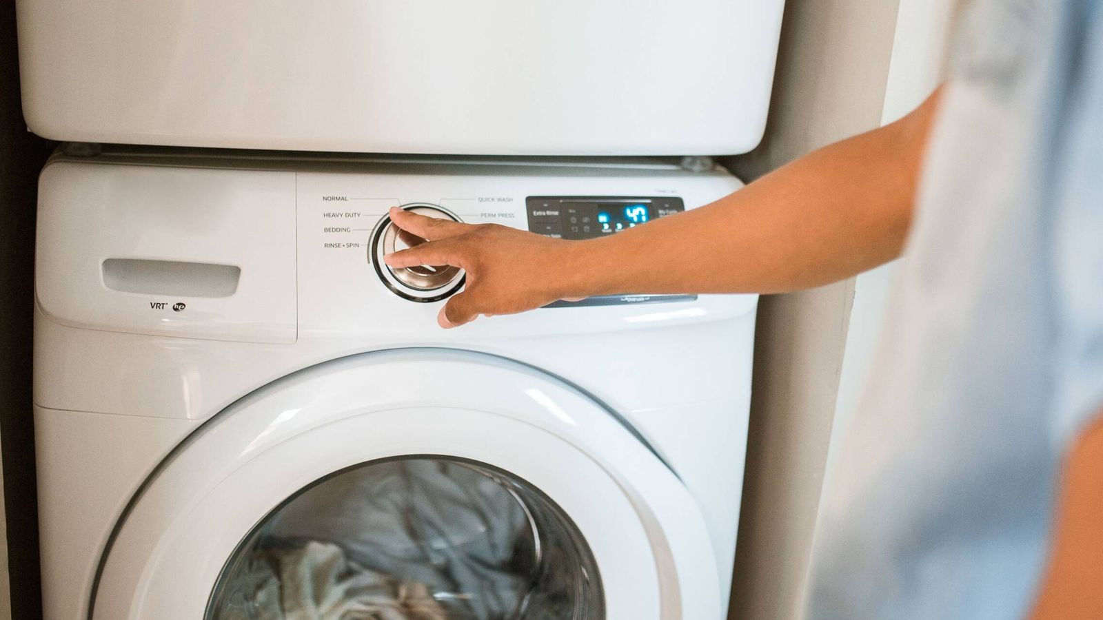 Precio de la luz por horas hoy, viernes 9 de octubre: las horas más baratas y más caras