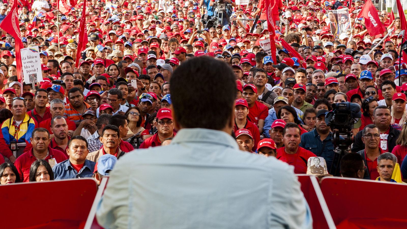 Foto: El presidente de Venezuela, Nicolás Maduro, ante sus seguidores. (EFE)