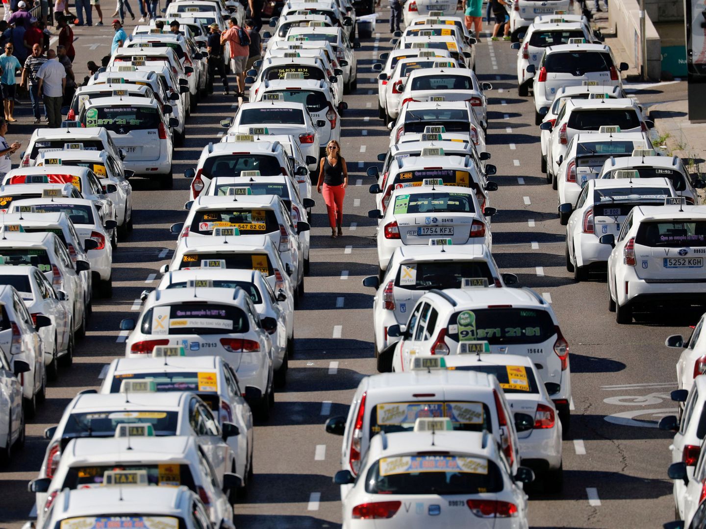 Los taxistas bloquean el Paseo de la Castellana durante la huelga del pasado julio. (Reuters)