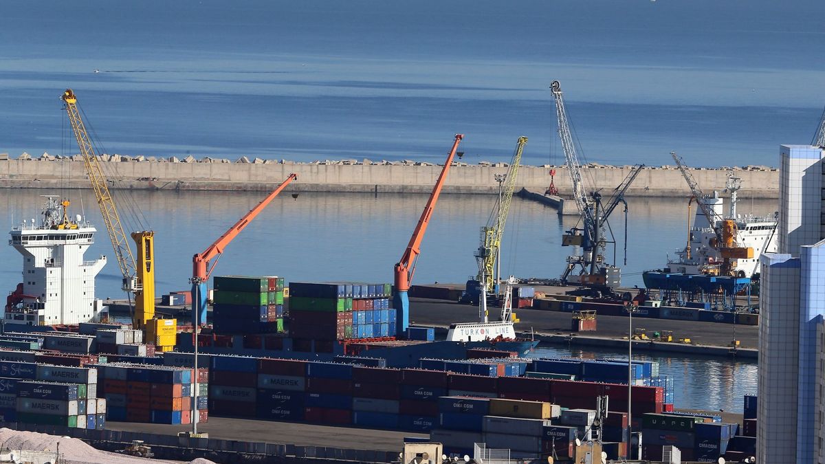 Exportadores españoles siguen denunciando bloqueos en los puertos de Argelia