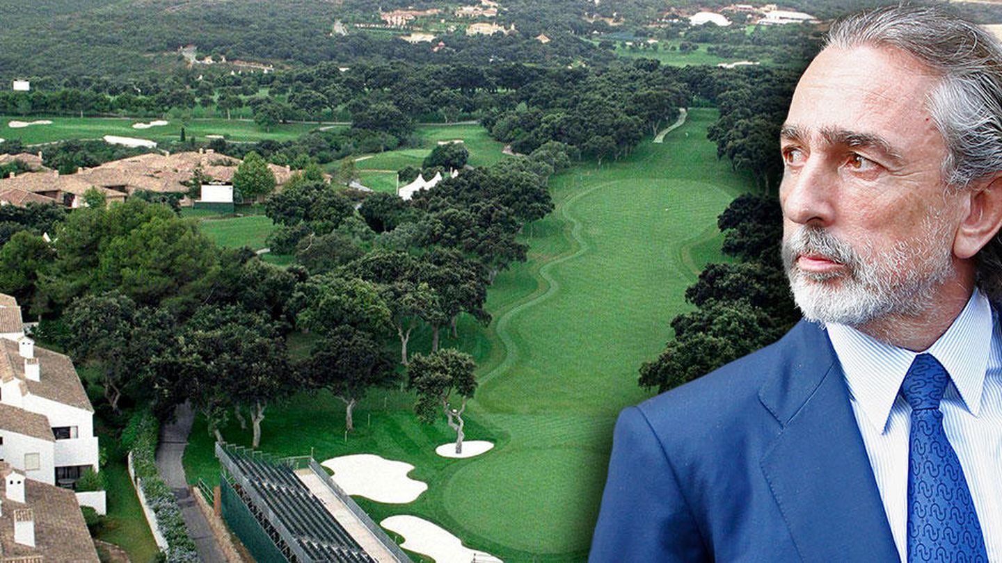 Francisco Correa en un fotomontaje realizado en Vanitatis sobre los campos de golf de Sotogrande.