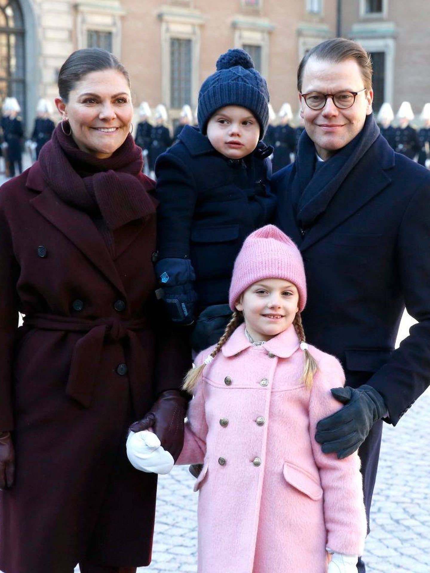 Victoria de Suecia y su familia en el Día del Nombre. (Getty)