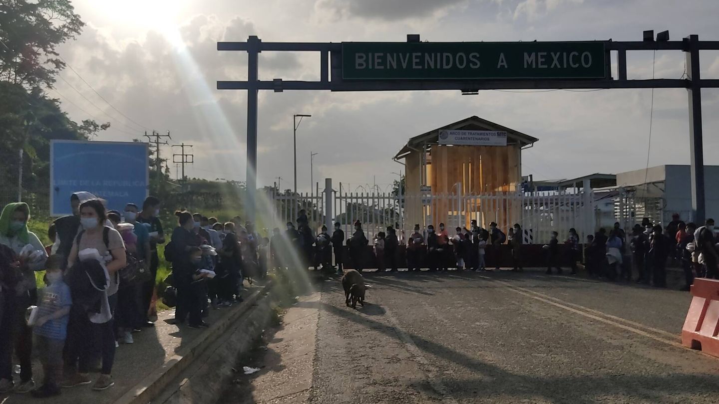 'Bienvenidos a México', migrantes tratan de cruzar la frontera con EEUU. (A. V)