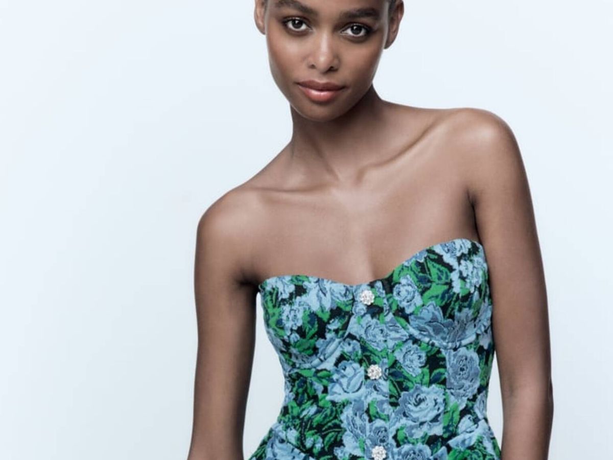 Un short, un vestido y un top: las 3 novedades de Zara para llevar flores