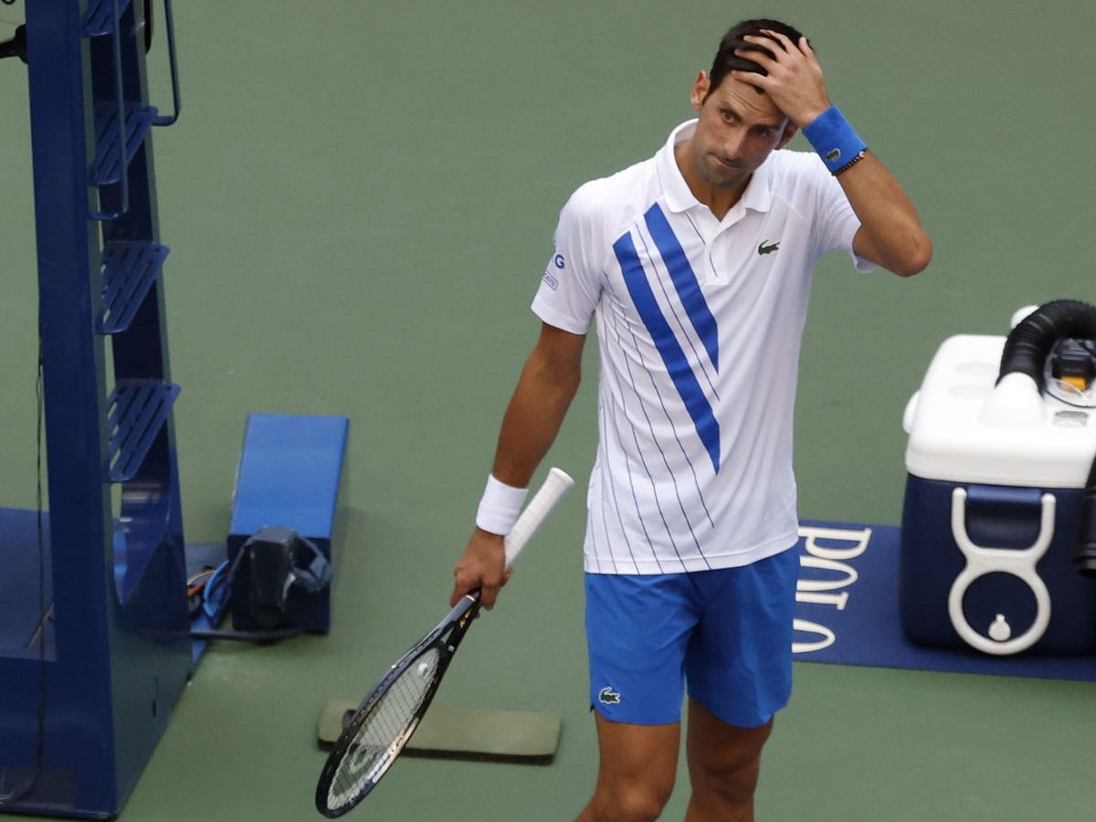 Foto: Djokovic, tras ser descalificado del US Open. (EFE/EPA/Jason Szenes)