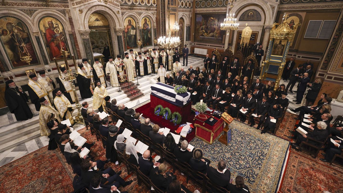 Imagen de la ceremonia del funeral de Constantino. (EFE)