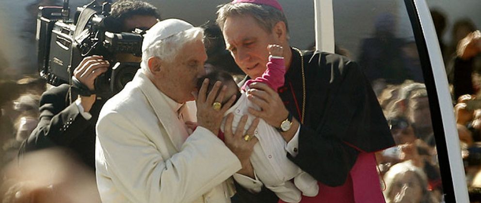 Foto: Benedicto XVI: "Estoy conmovido, veo a la Iglesia que está viva"