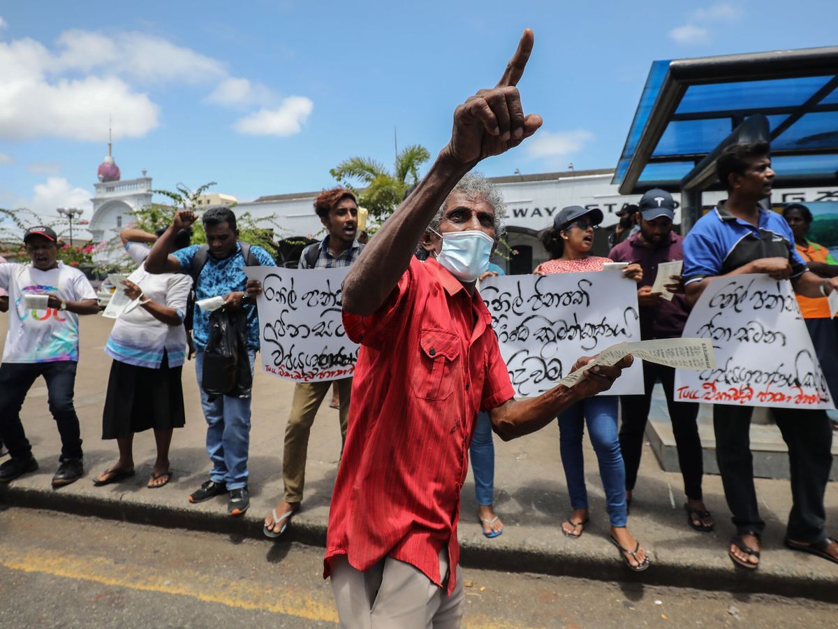 Foto: Protestas en Sri Lanka. (EFE/EPA/Chamila Karunarathne)