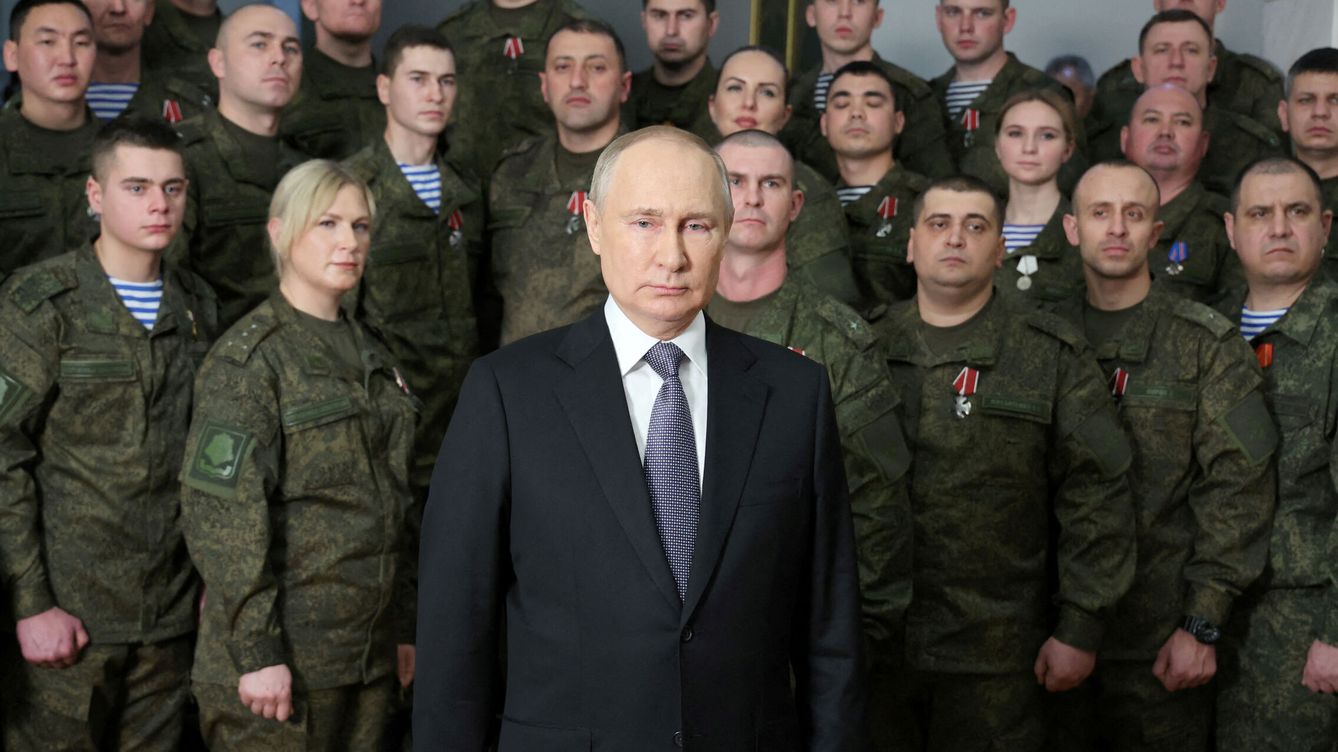 Foto: Vladímir Putin, en una foto con motivo del Año Nuevo, en 2022. (Reuters/Mikhail Klimentyev)