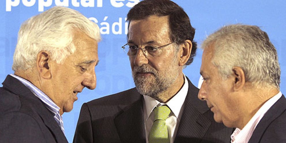 Foto: Los empresarios andaluces firman ya acuerdos de gobierno con Rajoy y Arenas
