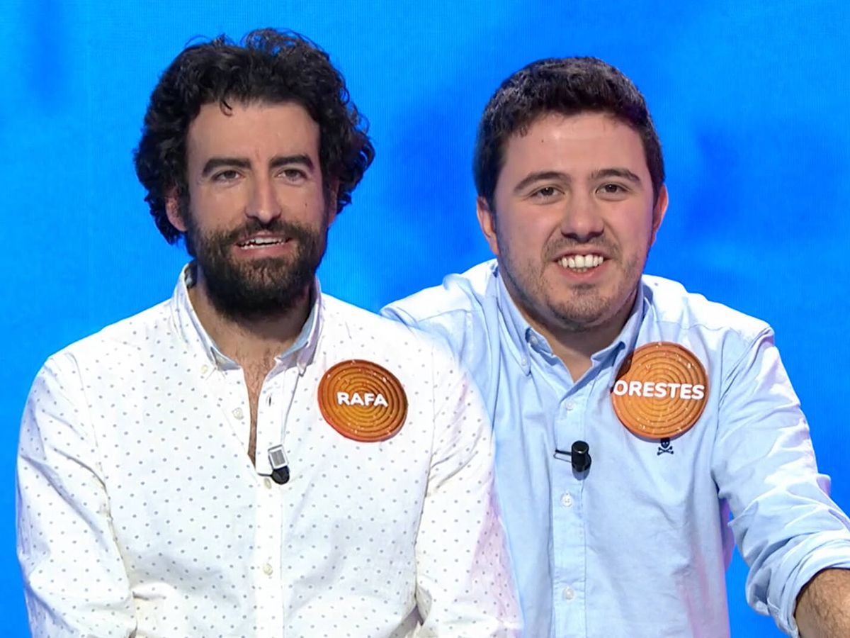 Foto: Rafa y Orestes, dos grandes concursantes de 'Pasapalabra'. (ECTV/Atresmedia)