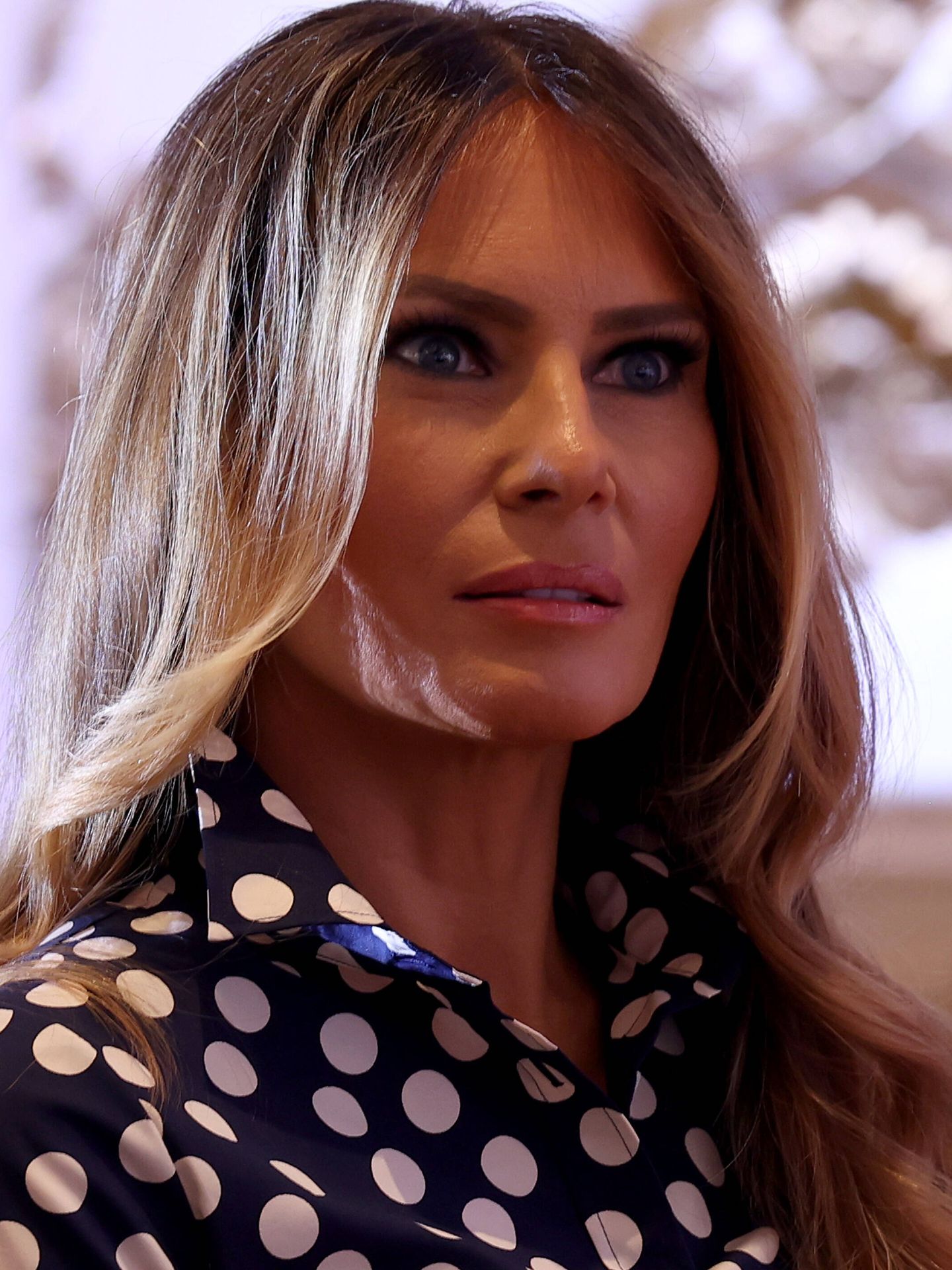 Detalle de las mechas 'face framing' de Melania Trump. (Getty/Joe Raedle)