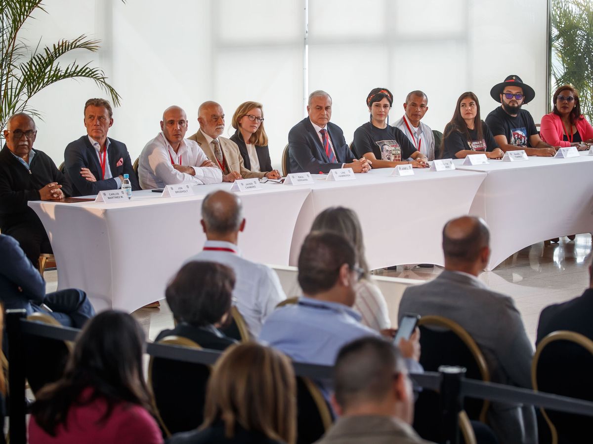 Foto: Jornada de cierre del primer ciclo de los diálogos de paz entre el Gobierno colombiano y el ELN, el pasado mes de diciembre en Caracas. (EFE/Miguel Gutiérrez)