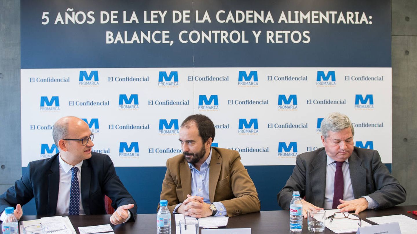 José Miguel Herrero (AICA), Carlos Hernanz (El Confidencial) y Fernando Burgaz (Mapama).