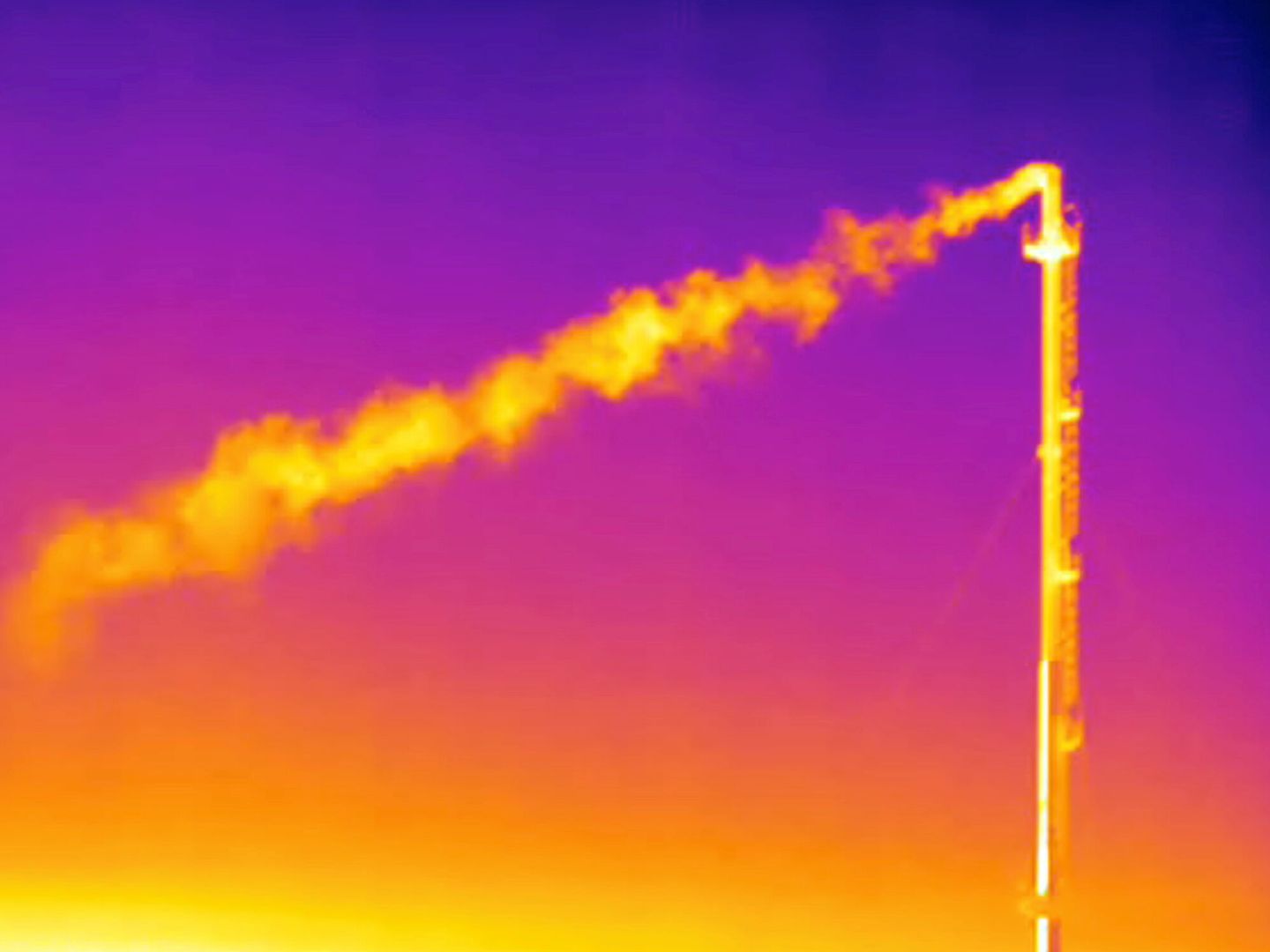 Emisión atmosférica de metano en Italia, capada por una cámara infrarroja. (Reuters)