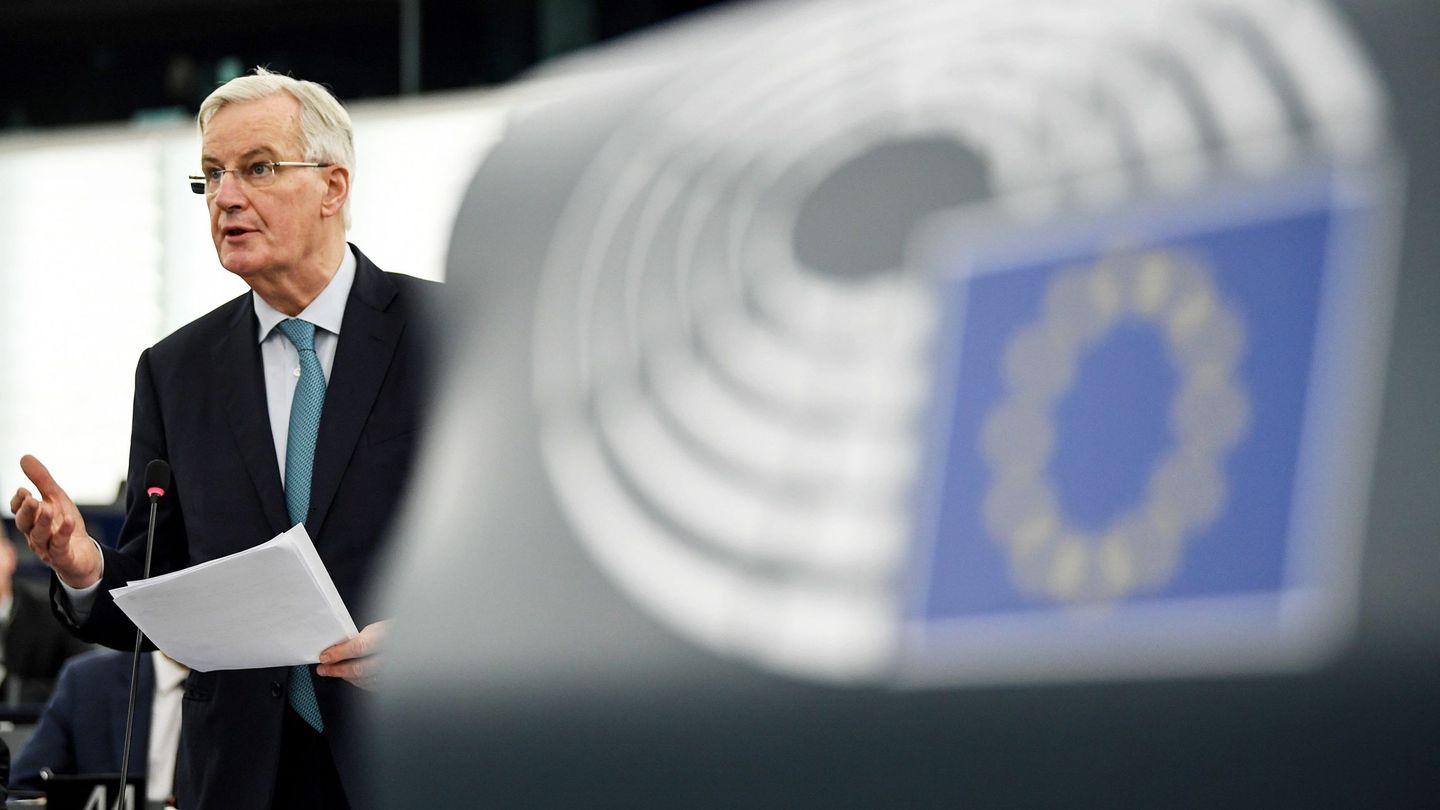 El negociador europeo para el Brexit, Michel Barnier, interviene durante una sesión en el Parlamento Europeo en Estrasburgo, el 16 de diciembre de 2018. (EFE)