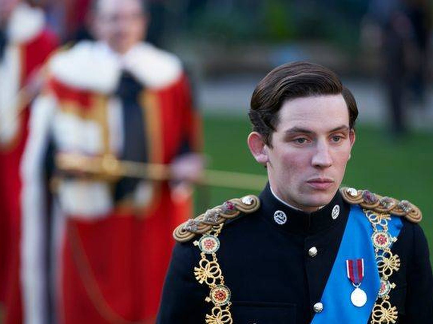 Josh O'Connor es el príncipe Carlos en 'The Crown'. (Netflix)