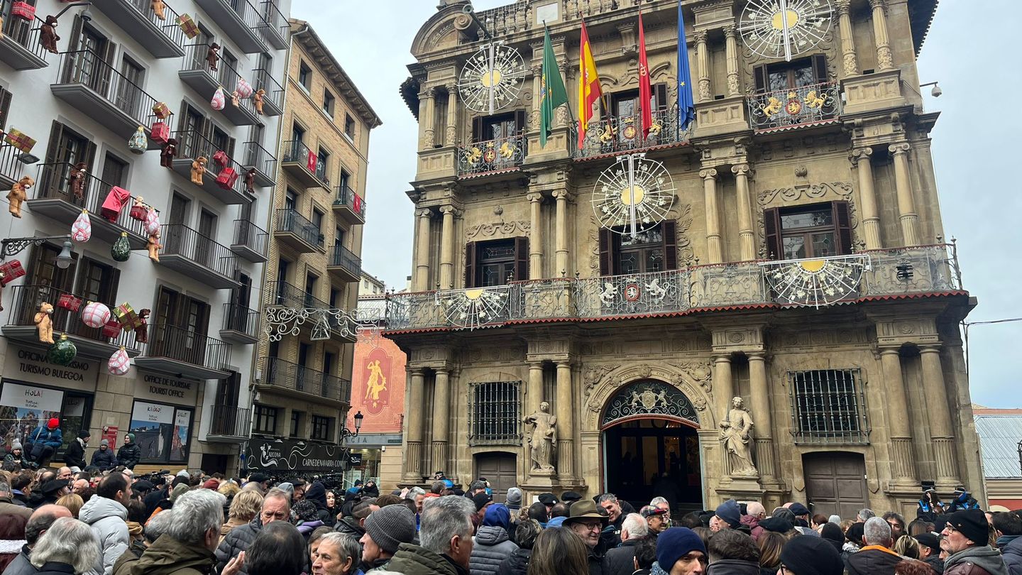 Protestas frente al Ayuntamiento de Pamplona. Fotografía: Andrea Farnós