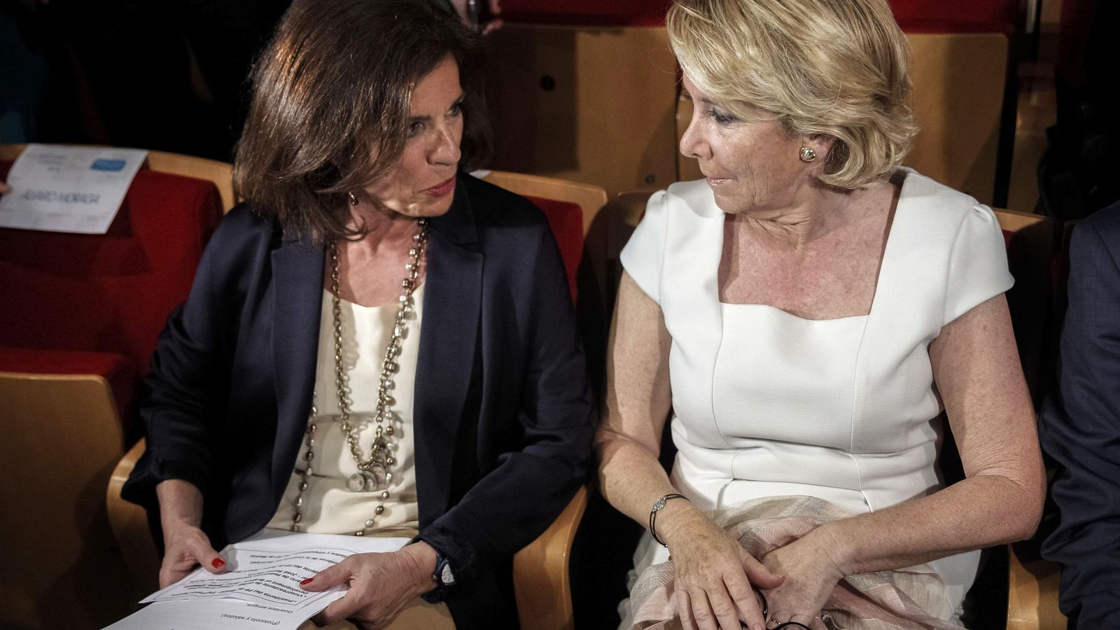 Foto: La presidenta del Partido Popular de Madrid, Esperanza Aguirre, y la alcaldesa Ana Botella. (Efe/Emilio Naranjo)