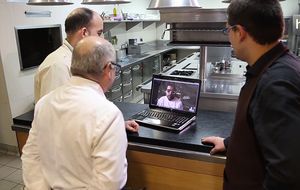 El chef andaluz que consiguió una estrella Michelín dirigiendo su restaurante por Skype