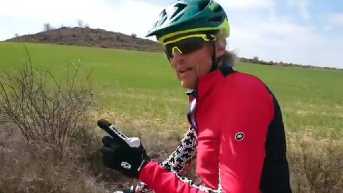 Las burradas de Jesús Calleja con la clavícula recién operada: carrera, montaña y bicicleta