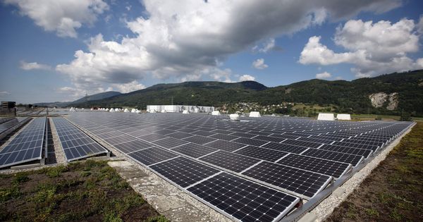Foto: Foto de recurso de una planta fotovoltaica. (EFE)