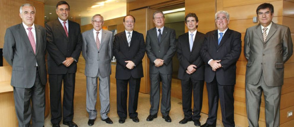 Foto: Laietana rechazó un acuerdo con Caixa Penedès, pero ambas despiden personal para abordar sendas fusiones