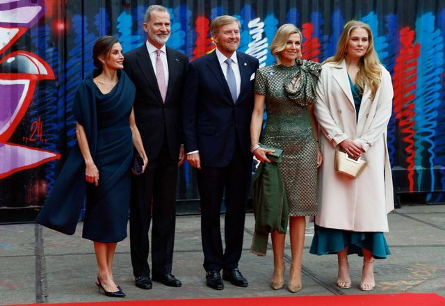 Doña Letizia y don Felipe junto a los reyes de Holanda y su hija Amalia. (Reuters)