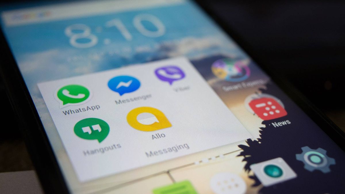 Descargar tu Instagram o copiar WhatsApp en la nube: todo lo que no sabes de tus 'apps'
