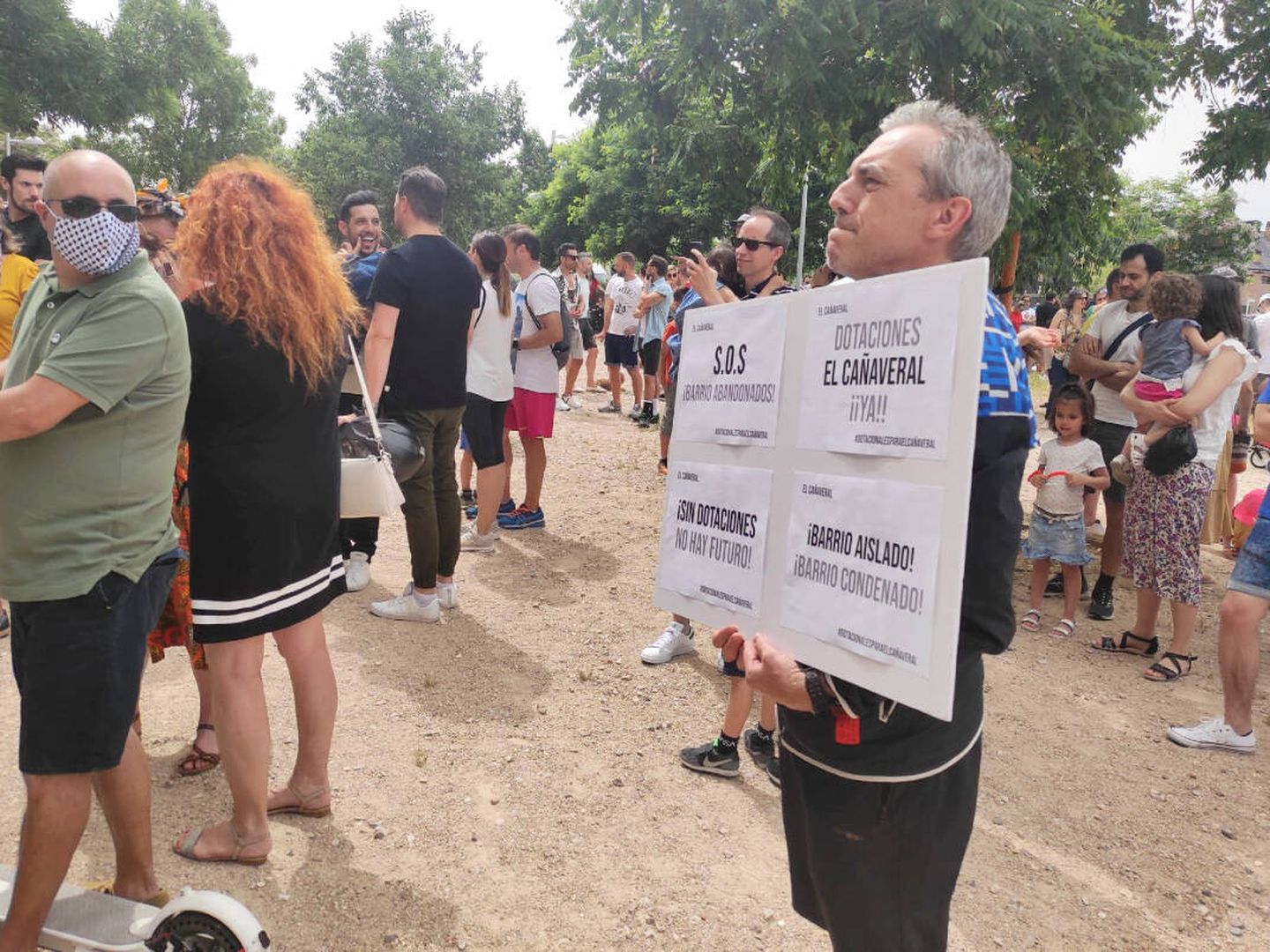 Protesta de los vecinos de El Cañaveral. (J.M.)
