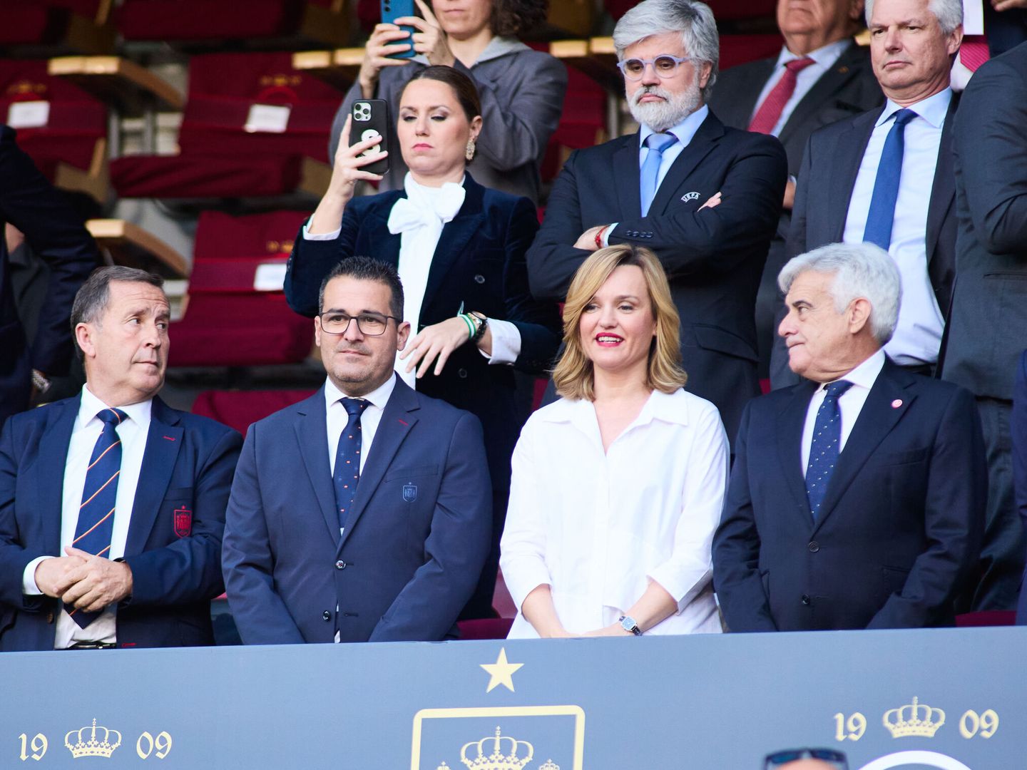 Pilar Alegría, junto al imputado Pedro Rocha, en el Estadio La Cartuja. (AFP7)