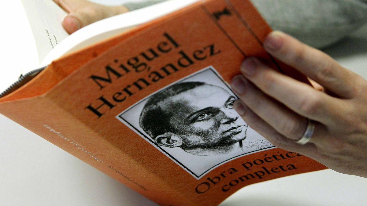 La UA borra el nombre de un alférez que condenó a muerte a Miguel Hernández