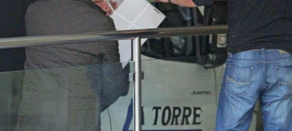 Carmen Martínez Bordiú se muda a Madrid con la ayuda de una furgoneta de desguaces La Torre