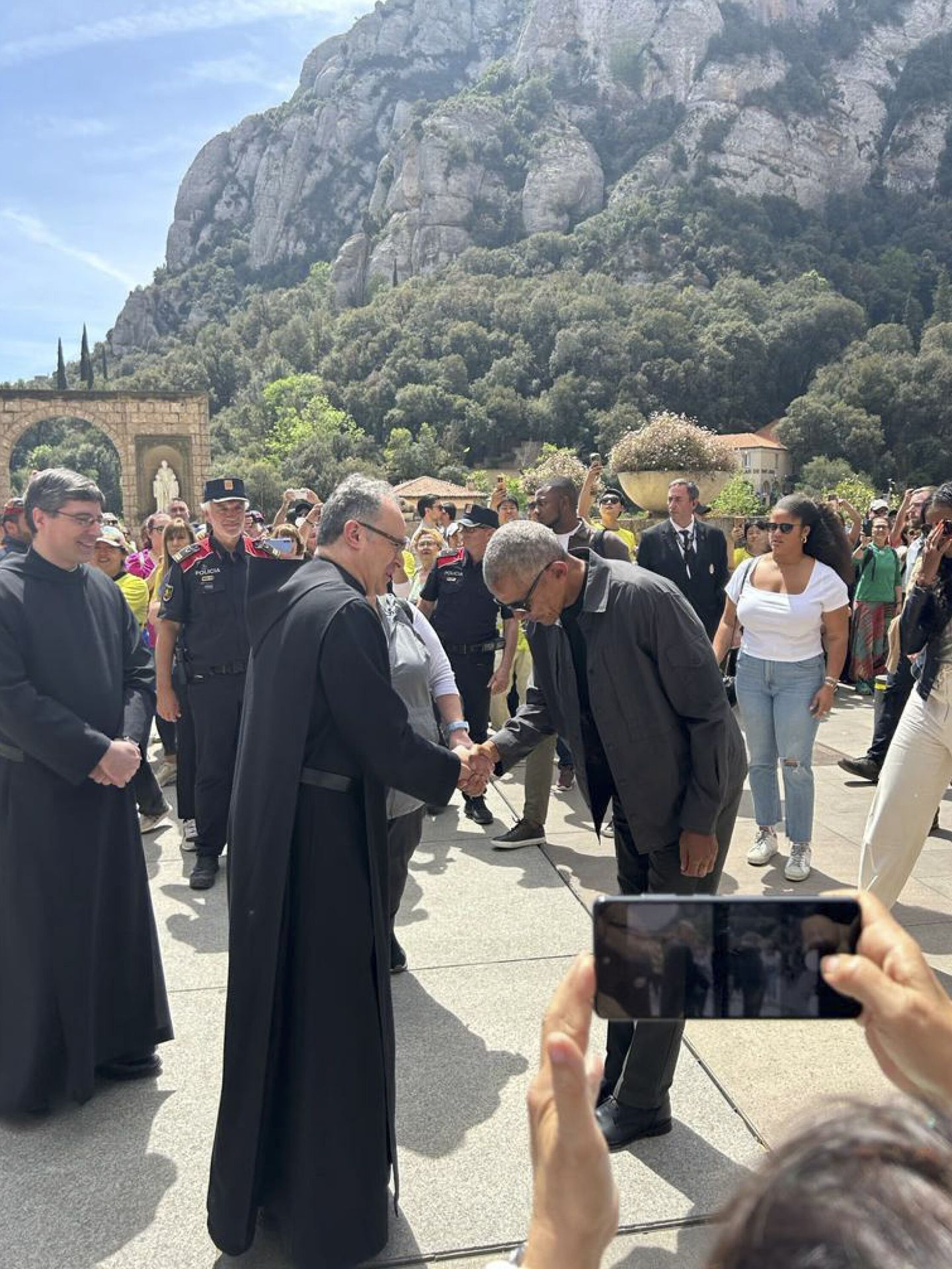 Obama, a su llegada al monasterio de Monserrat. (EFE)