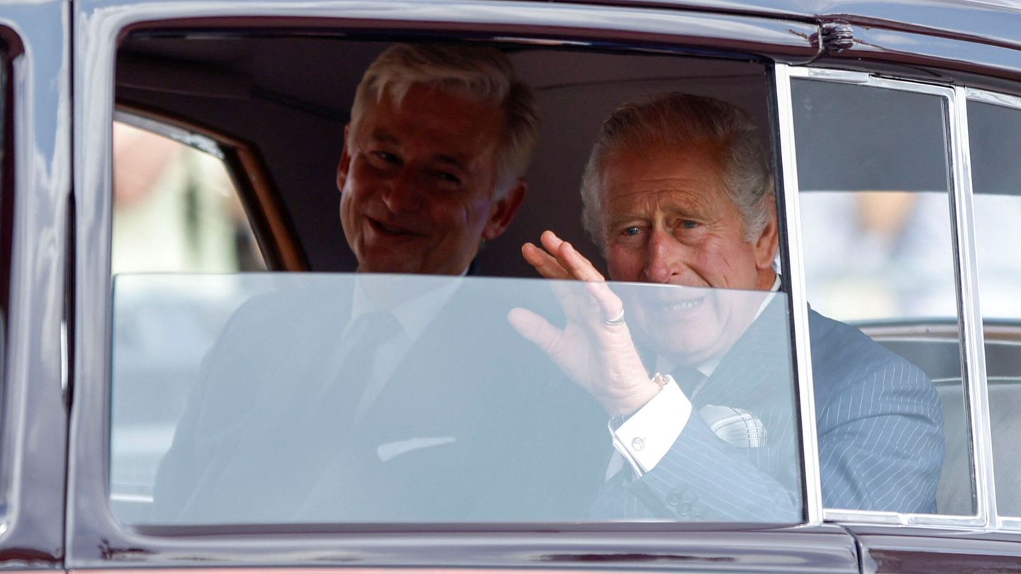 Carlos III a su llegada a Buckingham Palace. (Reuters)