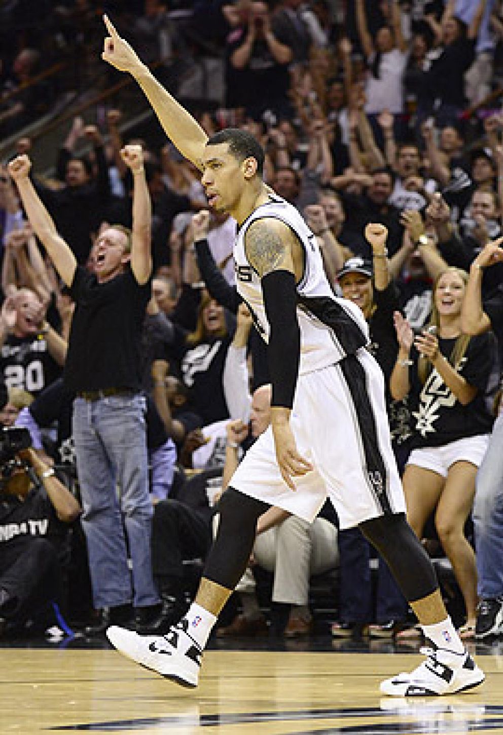 Foto: Los Spurs se adelantan en la eliminatoria y se lo jugarán todo en Miami