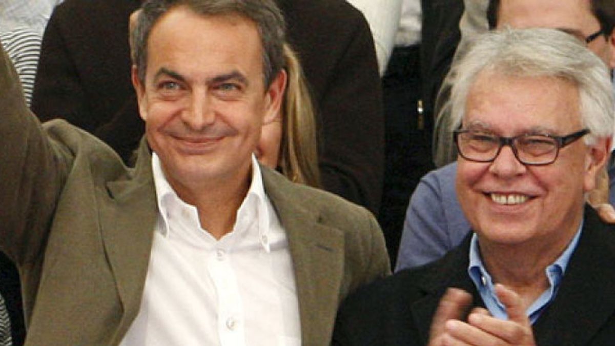 Zapatero 'quema' un grupo de sabios por año