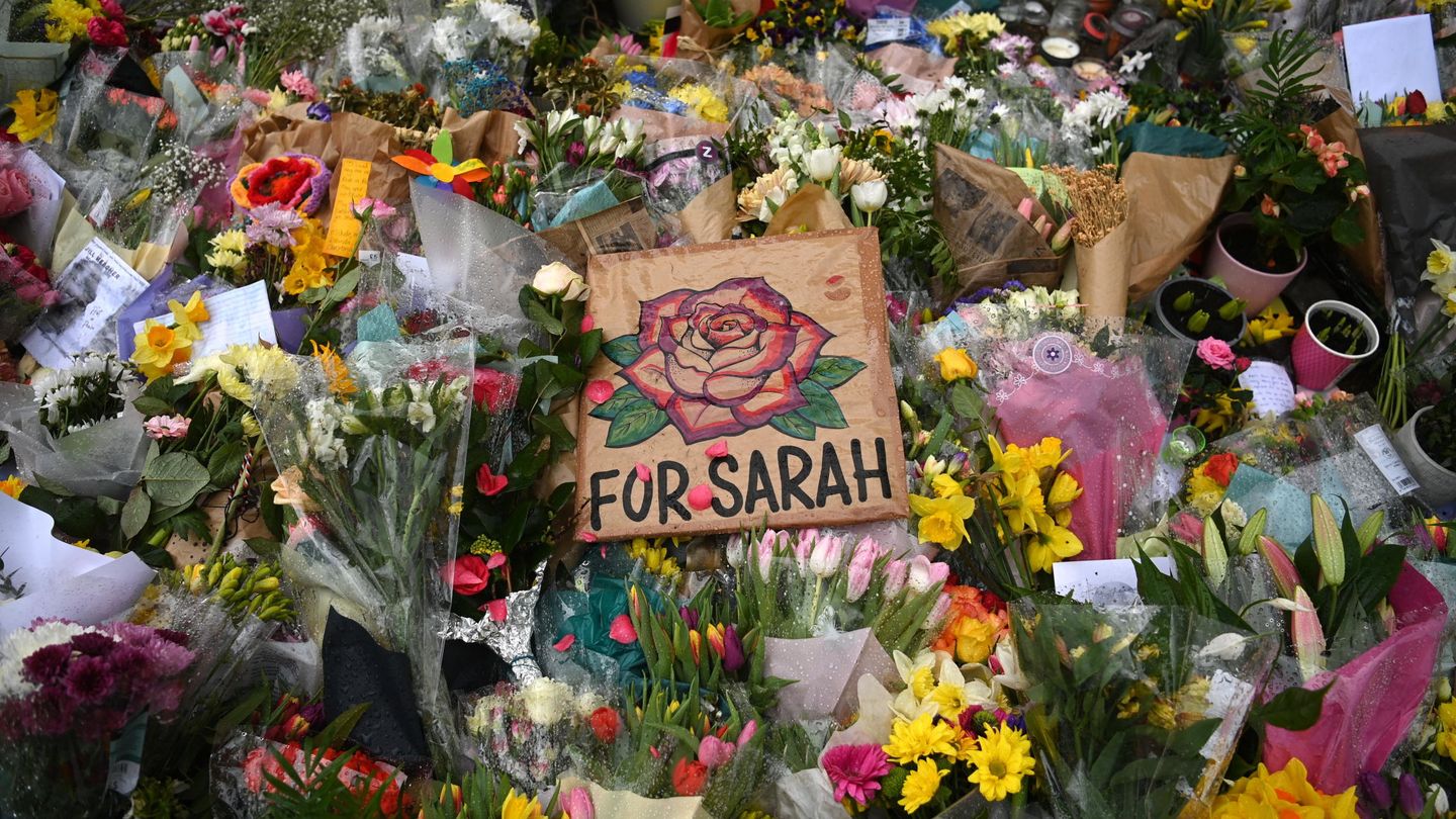 Homenaje floral a Sarah Everard. (Reuters)