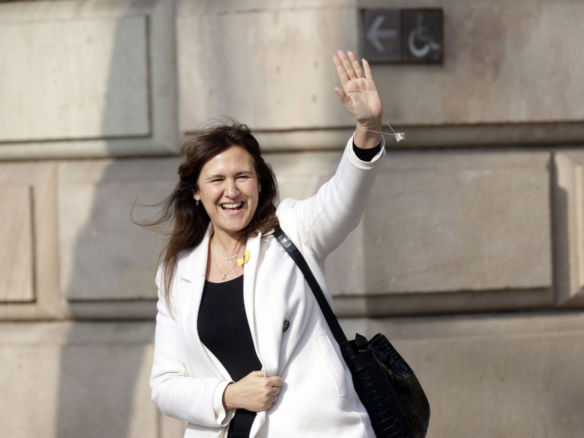 Foto: Laura Borràs, a su salida del TSJC. (EFE/Quique García)