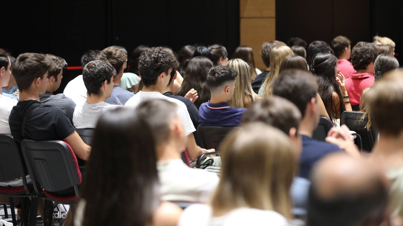Foto: Acto de inicio de curso en un colegio de Madrid. (Europa Press/Marta Fernández)
