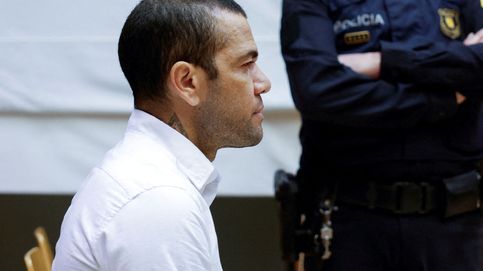 Dani Alves, condenado a cuatro años y medio de cárcel por violar a una joven en Barcelona 