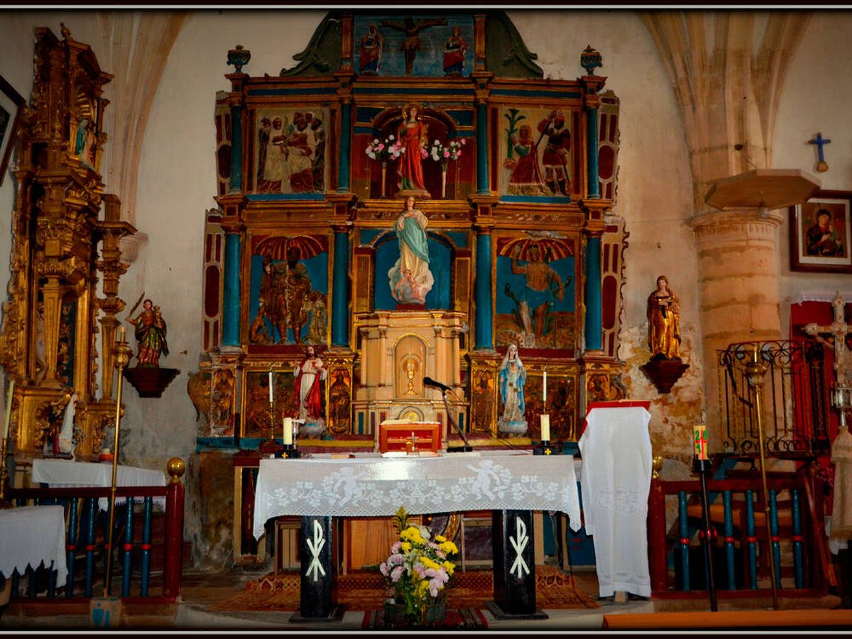 Foto: El retablo de la iglesia de Terradillos. (hispanianostra.org)