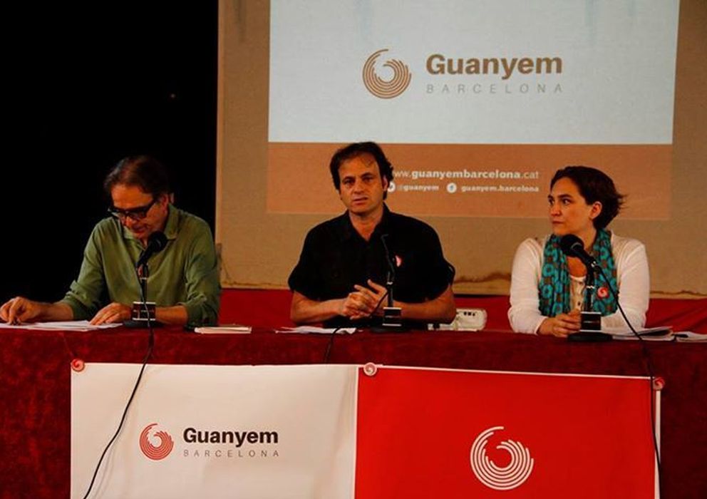 Foto: Los portavoces de Guanyem Barcelona, Joan Subirats, Jaume Asens y Ada Colau, durante la presentación de su candidatura. (Facebook/Guanyem)