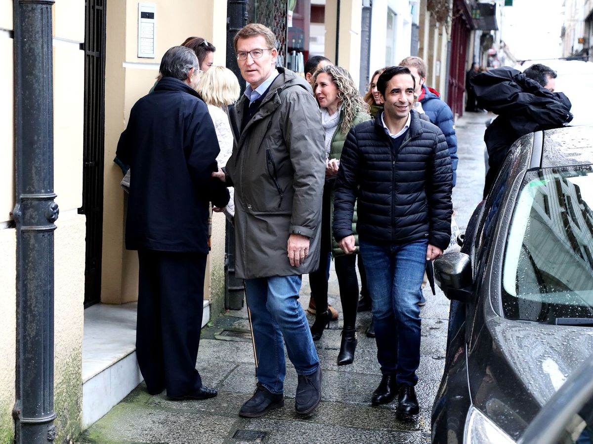 Foto: Feijóo da un paseo por Ferrol. (Europa Press/Raúl Lomba)